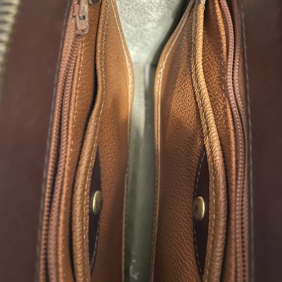 Vintage Dooney - Picture 7 of 8